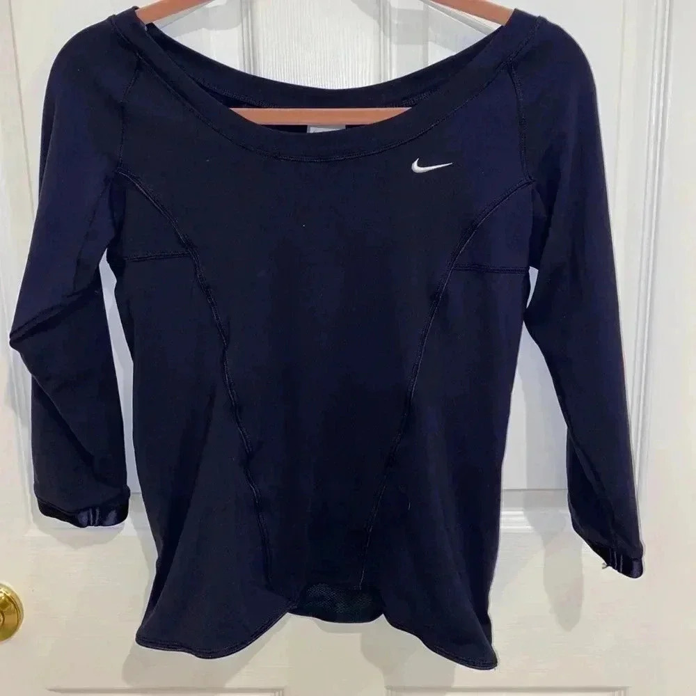 Nike child’s shirt/navy sm